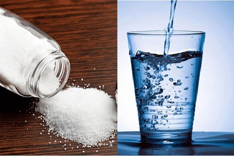 Sử dụng nước muối làm giảm đau nhức răng