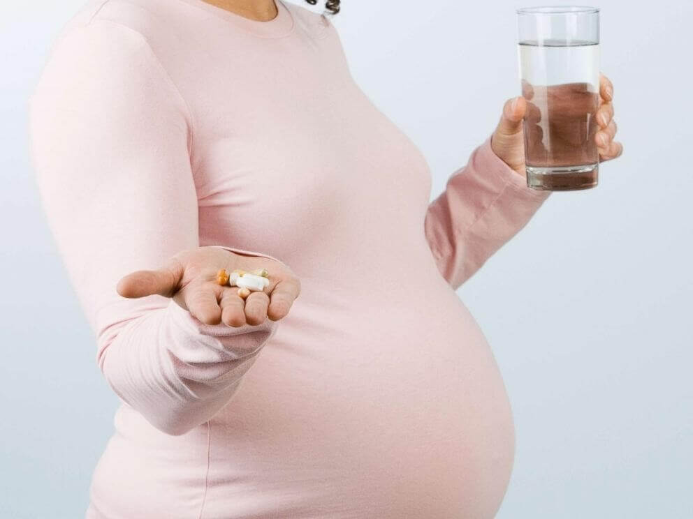 Thận trọng khi sử dụng thuốc với phụ nữ mang thai và cho con bú